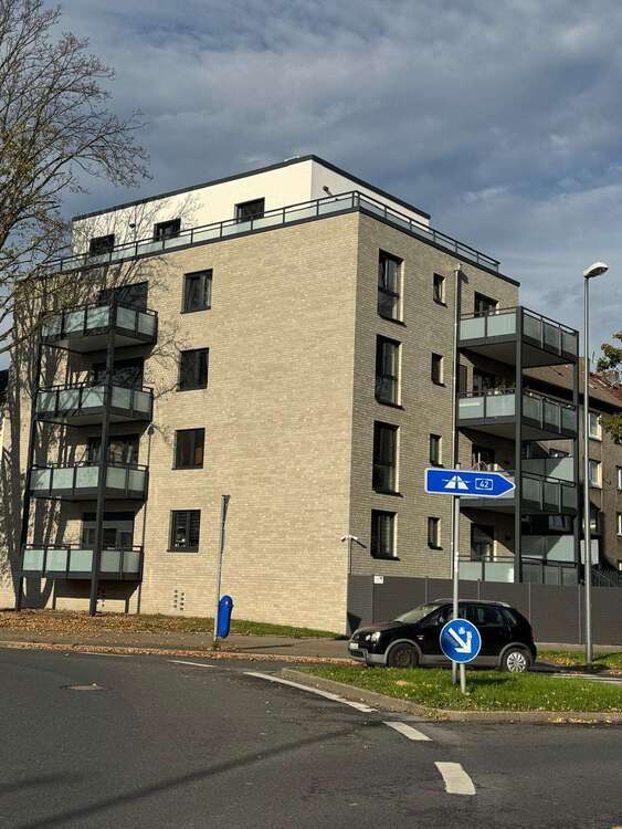 Wohnung zum Mieten in Gelsenkirchen 990 € 77 m² 3 zimmer