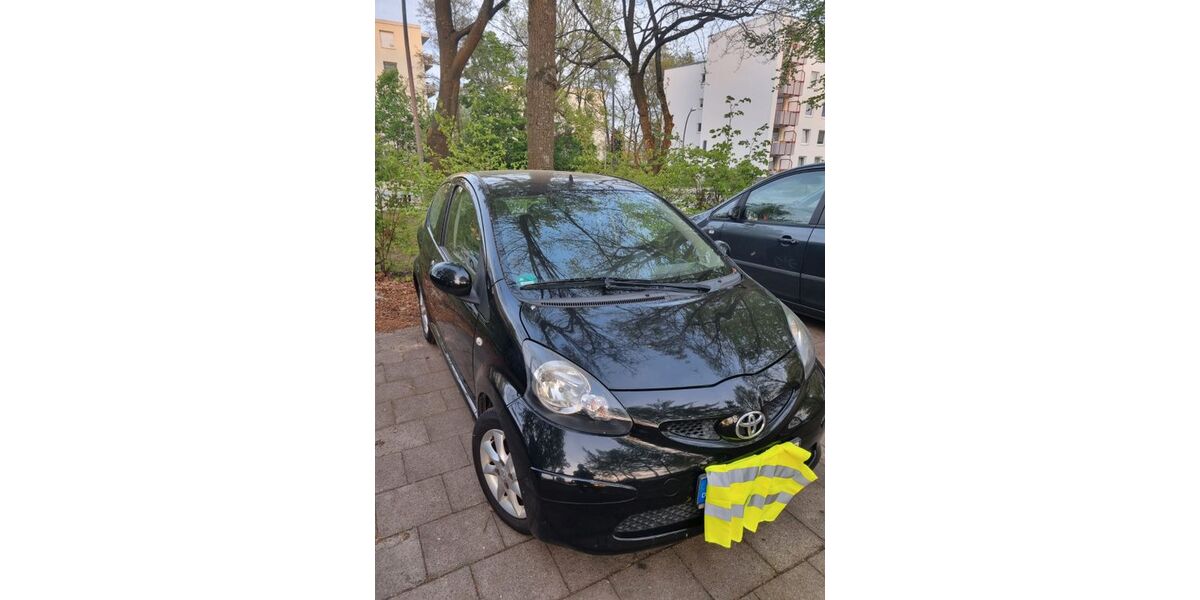 Toyota Aygo (X) 142.000 km 1.100 &euro; Hamburg 22043