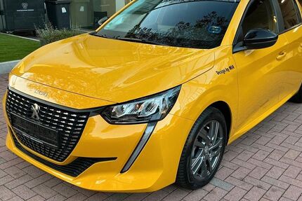 Peugeot 208 11.300 km 11.900 &euro; Hamburg 22453