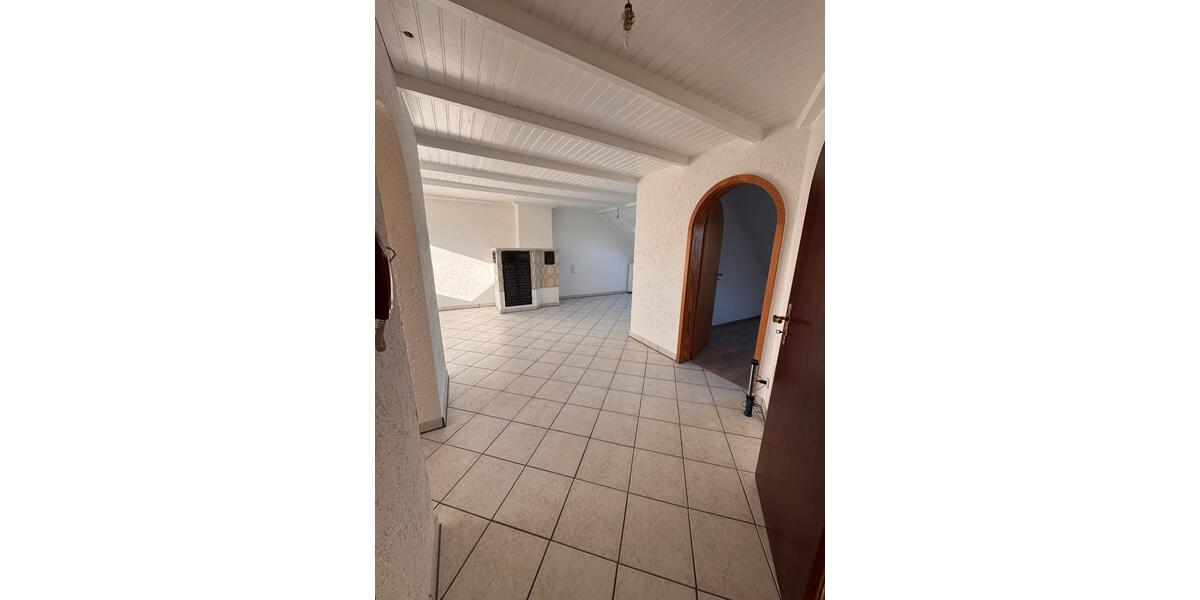Dachgeschoßwohnung Ensdorf - 2 Zimmer, 60 m&sup2;, 600&euro; | Angebot:26398759