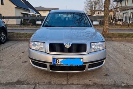 Skoda Superb 295.000 km 1.950 &euro; Berlin 13053