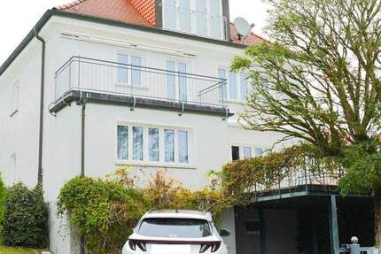 Alle unter einem Dach: Zentrales Zweifamilienhaus mit tollem Ausblick! 5 zimmer