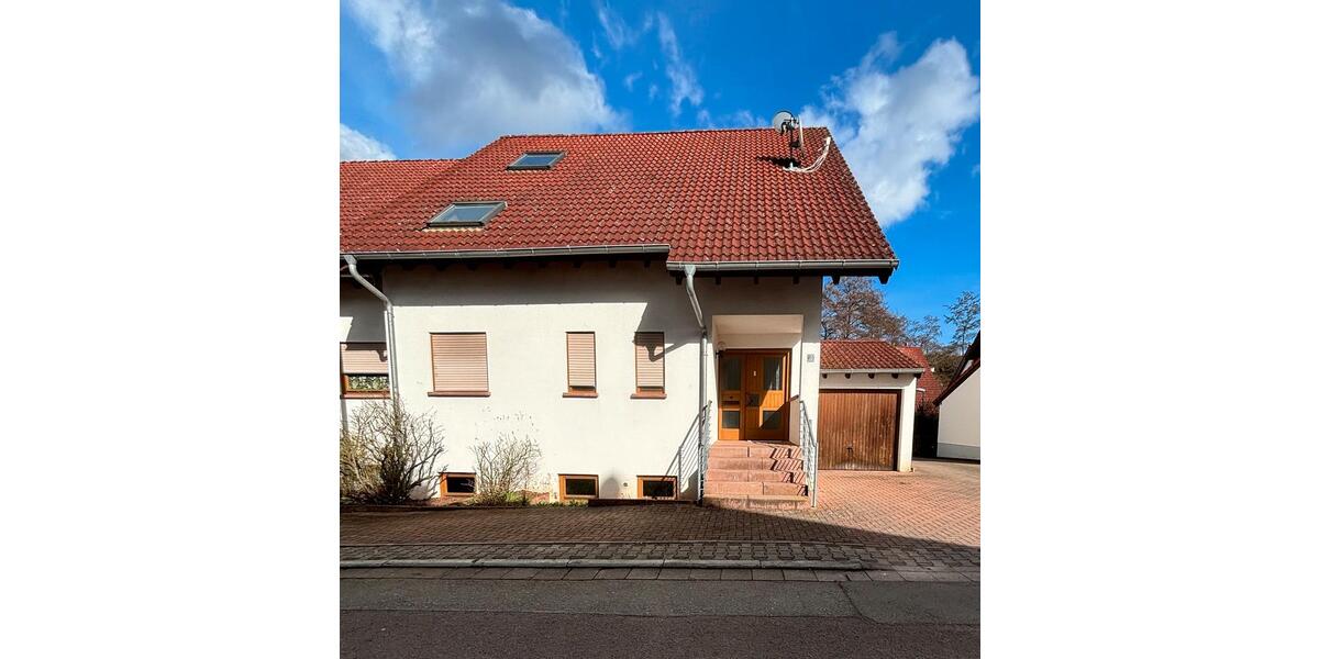 Doppelhaushälfte Landstuhl - 6 Zimmer, 236 m&sup2;, 2.100&euro; | Angebot:25341744