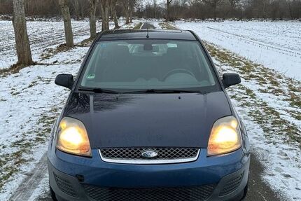 Ford Fiesta 220.000 km 1.600 &euro; weddingstedt 25795