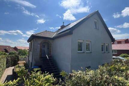 Energieeffizientes vollunterkellertes EFH mit Platz und Komfort 7 zimmer