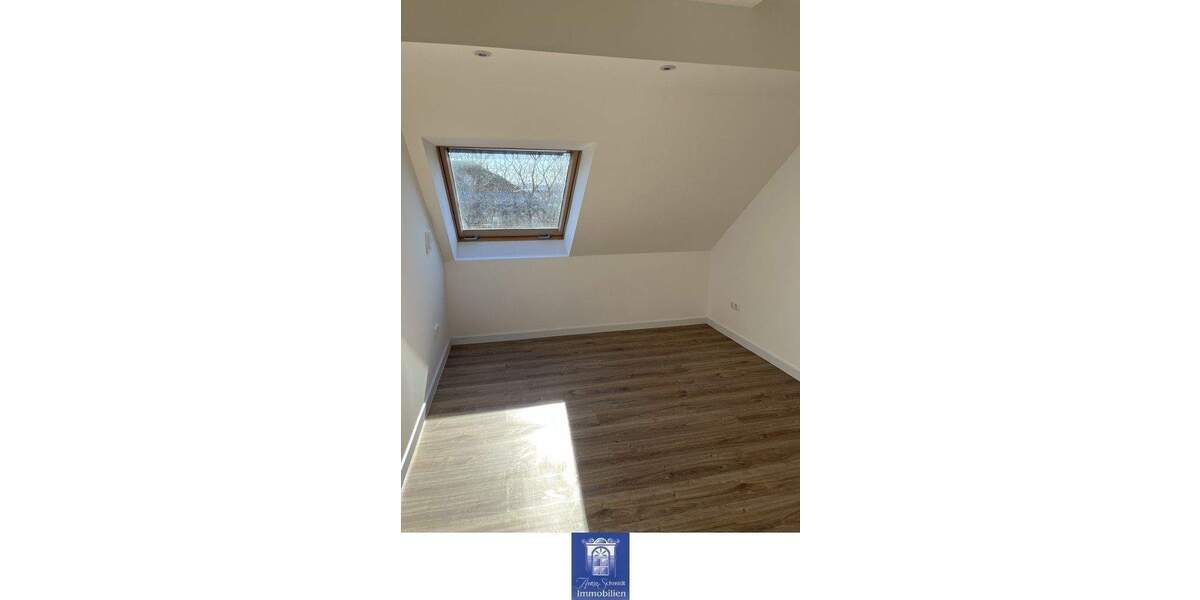 Etagenwohnung Dresden Cotta - 5 Zimmer, 119 m&sup2;, 1.500&euro; | Angebot:25709117