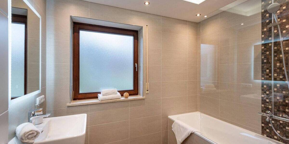 Reihenendhaus Oberaudorf - 8 Zimmer, 150 m&sup2;, 777.777&euro; | Angebot:26200168
