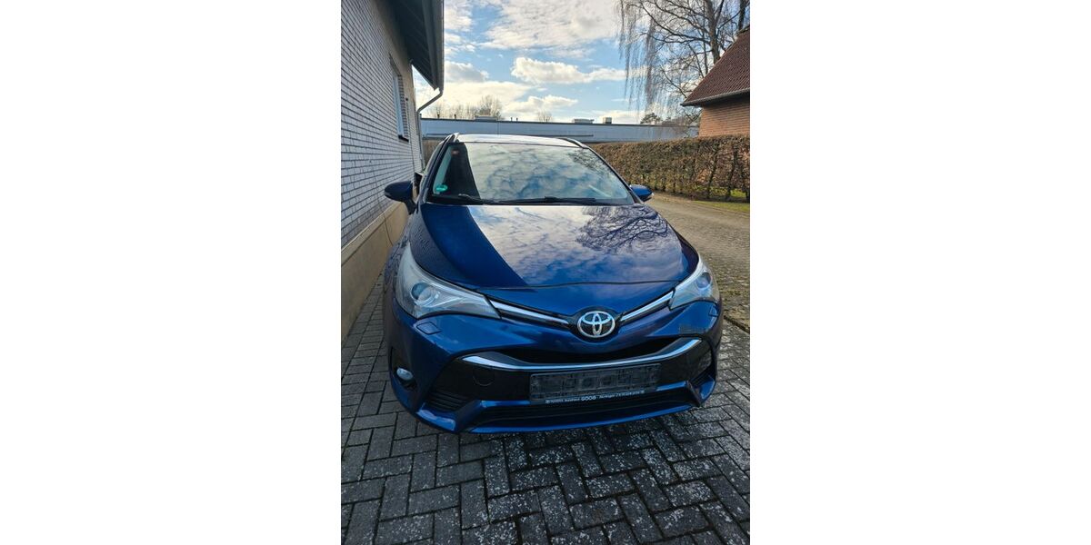 Toyota Avensis 197.000 km 8.500 &euro; Lübeck 23558