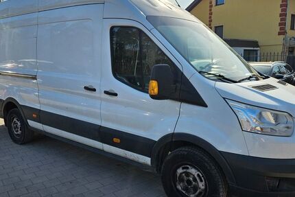 Ford Transit 174.751 km 9.450 &euro; Lachen-Speyerdorf 67435