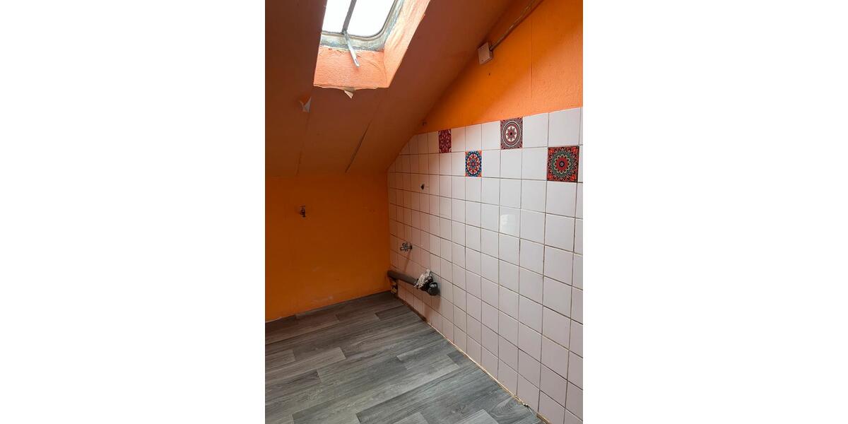 4 ZKB, Dachgeschoss, Altbau, ab 01.02. zu Vermieten 4 zimmer