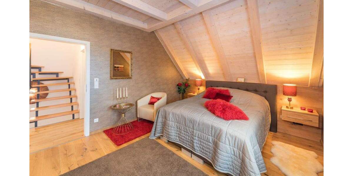 Doppelhaushälfte Oberreichenbach - 6 Zimmer, 196 m&sup2;, 2.490&euro; | Angebot:25355700