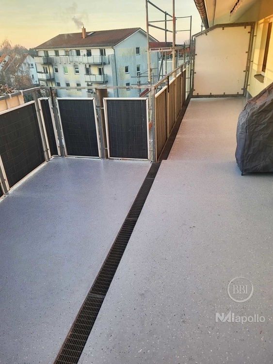 PROVISIONSFREIE DACHGESCHOSSWOHNUNG MIT WEITBLICK UND STELLPLATZ ALS KAPITALANLAGE! 4 zimmer