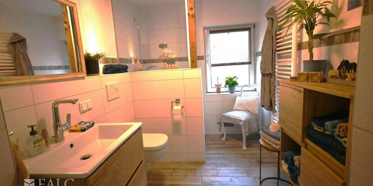 Reihenendhaus Hösbach - 6 Zimmer, 154 m&sup2;, 648.000&euro; | Angebot:25909262