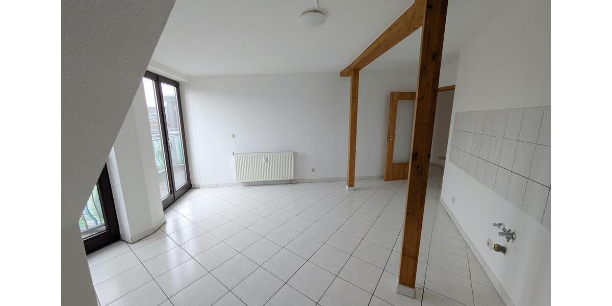 Dachgeschoßwohnung Zwickau - 4 Zimmer, 95 m&sup2;, 620&euro; | Angebot:26008252