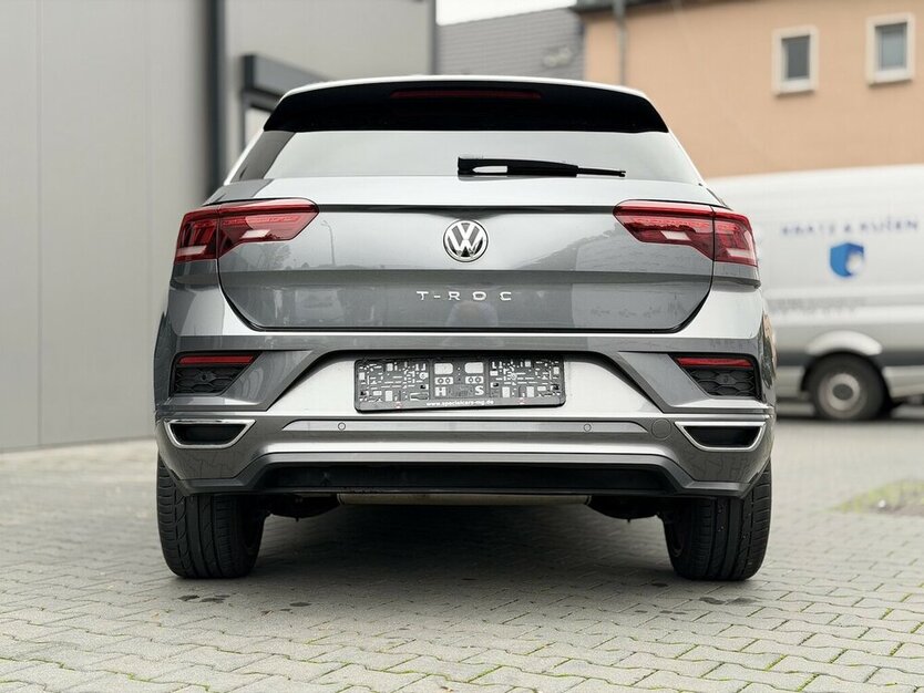 VW T-Roc R-line / IQ / Panorama / Virtual Cockpit 45.000 km 25.390 € Mönchengladbach 41066