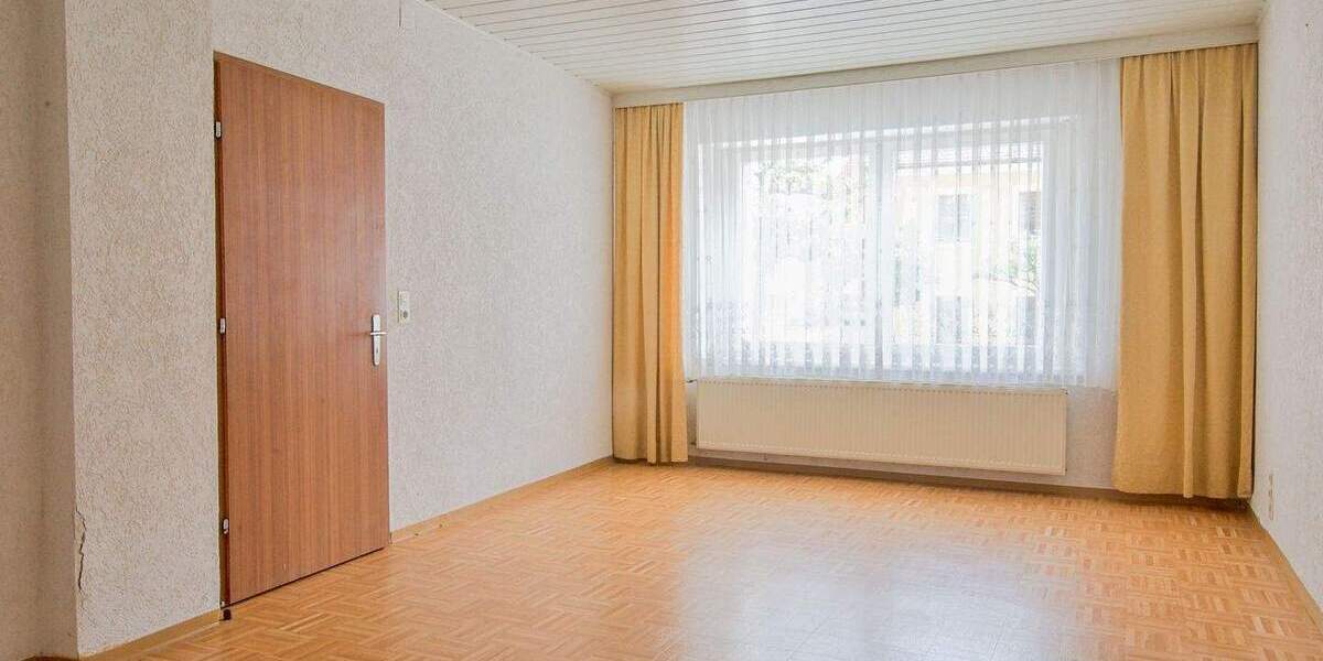 Bauernhaus, Landhaus Hahnbach - 9 Zimmer, 290 m&sup2;, 175.000&euro; | Angebot:25734670