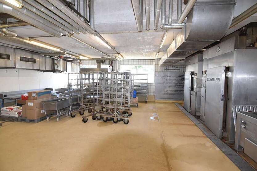 Halle in Wiesbaden 3.190.000 € 1600 m²