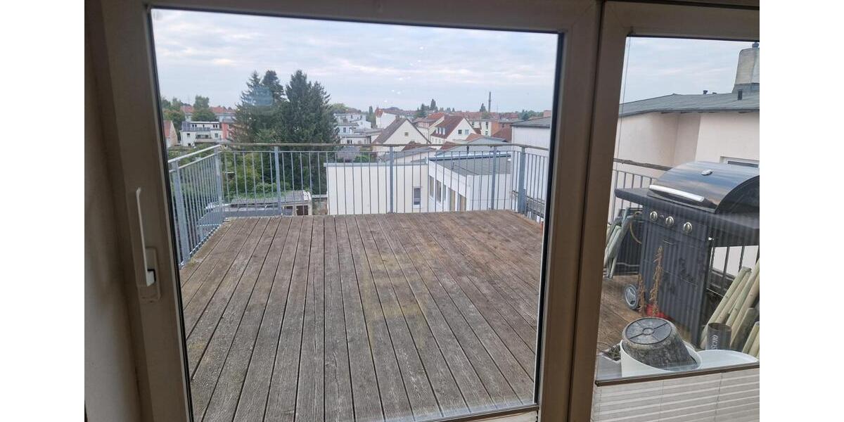große 3-Raum-Wohnung mit Dachterrasse im Schweriner Viertel 3 zimmer