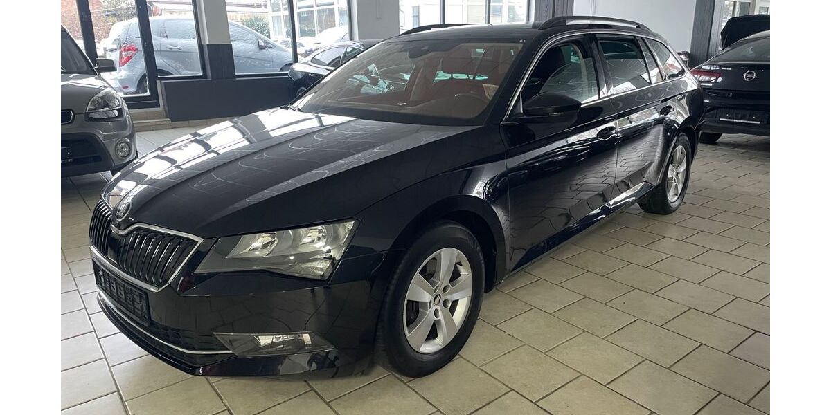 Skoda Superb 124.000 km 14.950 &euro; Detmold 32756