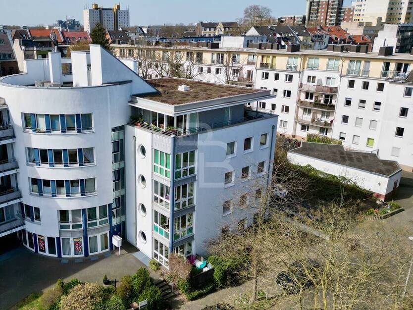 15-Parteienhaus mit Tiefgarage & Aufzug in Rennbahnnähe ??