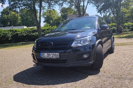VW Tiguan 129.000 km 11.600 € Recklinghausen 45665