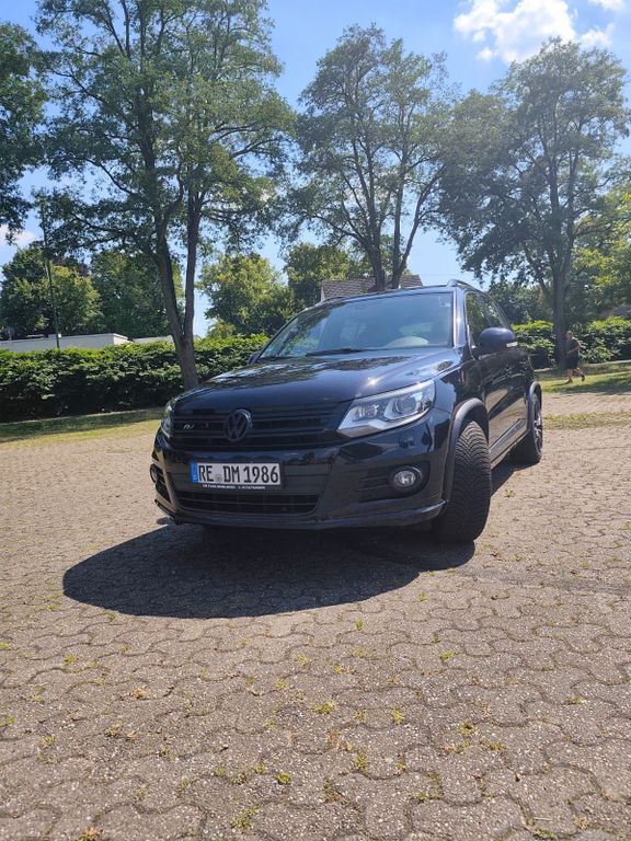VW Tiguan 129.000 km 11.600 € Recklinghausen 45665