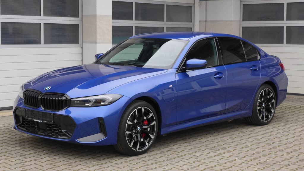 BMW 330 10.000 km 44.890 &euro; Harburg 86655