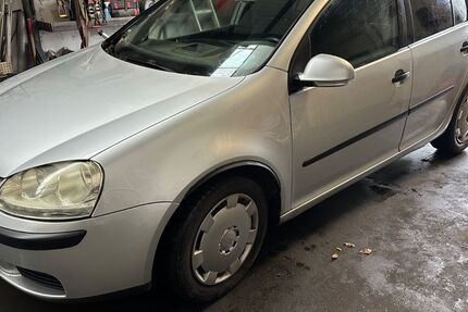VW Golf 231.000 km 2.400 &euro; Verden 27283