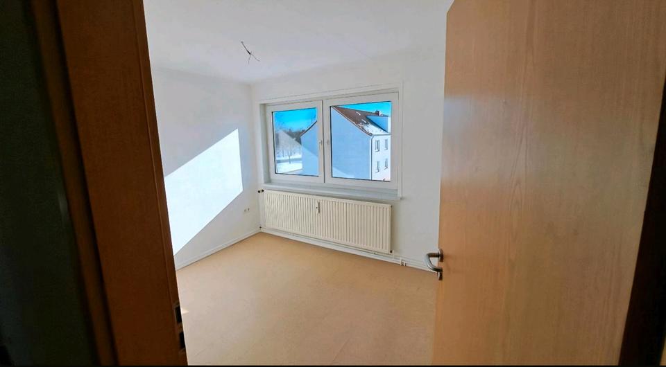 Dachgeschoßwohnung Lützow - 4 Zimmer, 78 m&sup2;, 835&euro; | Angebot:25793643