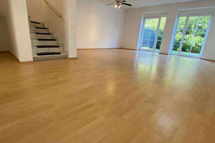 Haus Rodenbach - 5 Zimmer, 189 m&sup2;, 1.750&euro; | Angebot:27234945