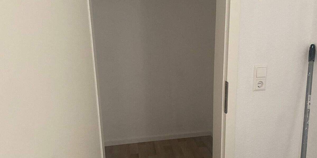 Gemütliche Dachgeschoss-Wohnung mit Kaminanschluss und begehbarem Kleiderschrank! 3 zimmer