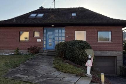 Haus Betzdorf - 8 Zimmer, 180 m&sup2;, 1.350&euro; | Angebot:25292930