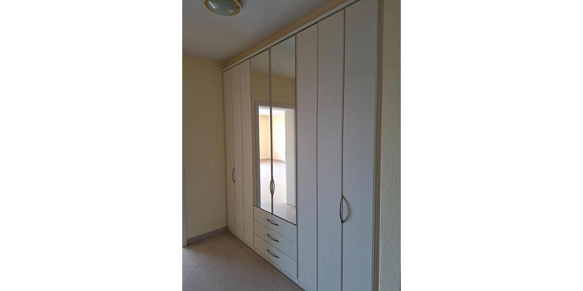 Etagenwohnung Bad Schwartau - 3 Zimmer, 85 m&sup2;, 1.200&euro; | Angebot:26314366