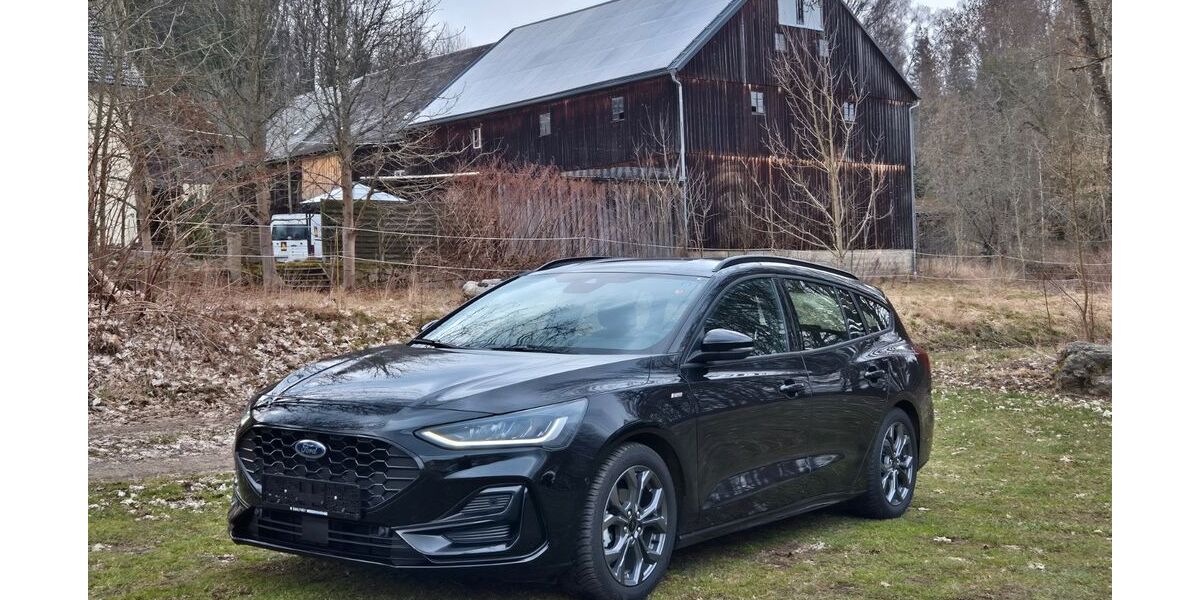 Ford Focus 27.164 km 21.989 &euro; Röslau 95195