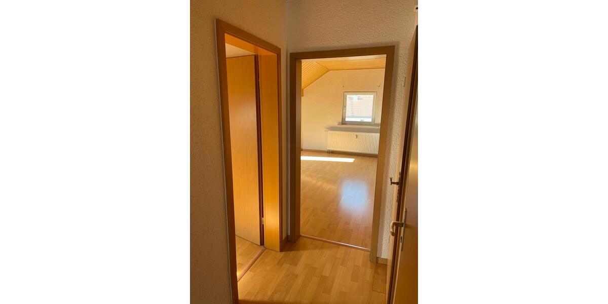 Dachgeschoßwohnung Stadtallendorf - 2.5 Zimmer, 79 m&sup2;, 650&euro; | Angebot:25568207