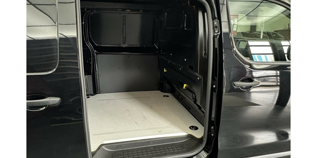 Opel Vivaro Cargo 1.5 D Edition M 1.Hand Sitzhzg 9.900 km 23.960 &euro; Lich 35423