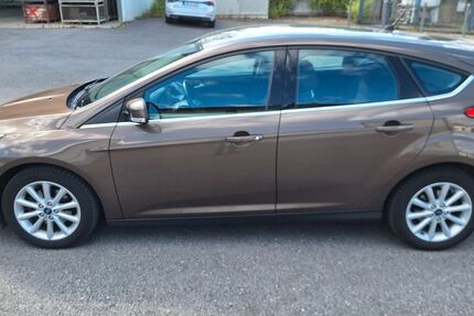 Ford Focus 158.107 km 6.400 &euro; Schmallenberg 57392
