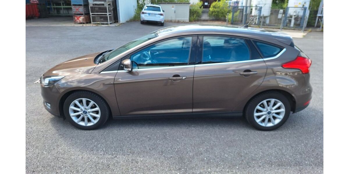 Ford Focus 158.107 km 6.400 &euro; Schmallenberg 57392