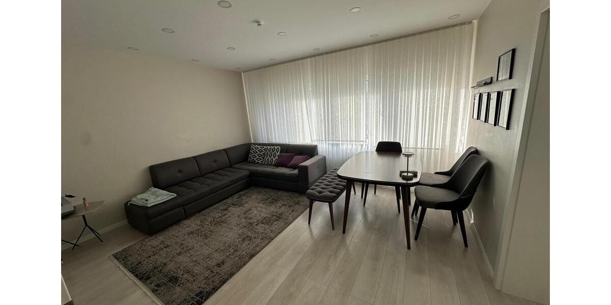 Attraktive 4-Zimmer-Wohnung mit großen Balkon in Krefeld-Cracau 4 zimmer