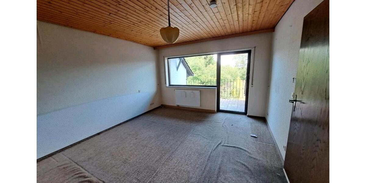 Reihenhaus Überherrn - 7 Zimmer, 204 m&sup2;, 300.000&euro; | Angebot:27208119