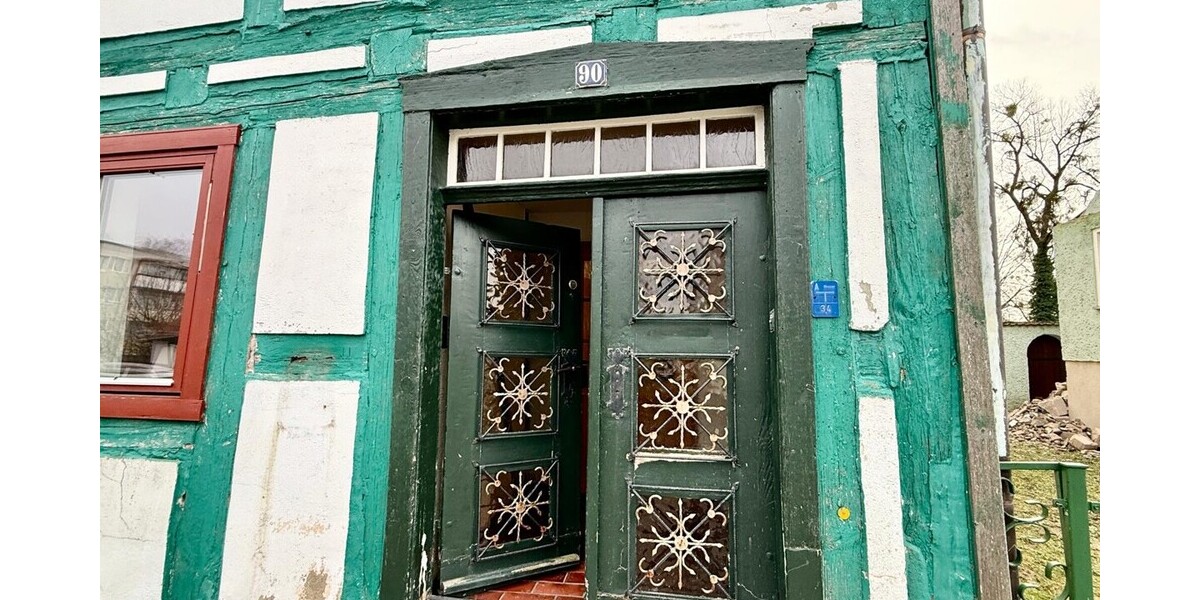 HORN IMMOBILIEN++ Friedland, historisches Stadthaus mit 6 Zimmern, Kaminöfen, 2 Bädern und Garage - Einfamilienhaus Friedland | Angebot:26181375