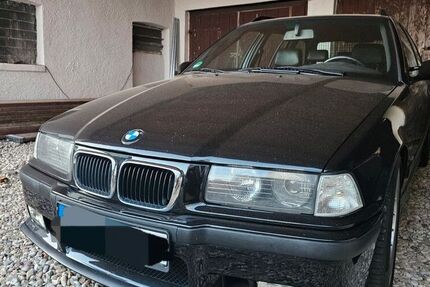 BMW 323