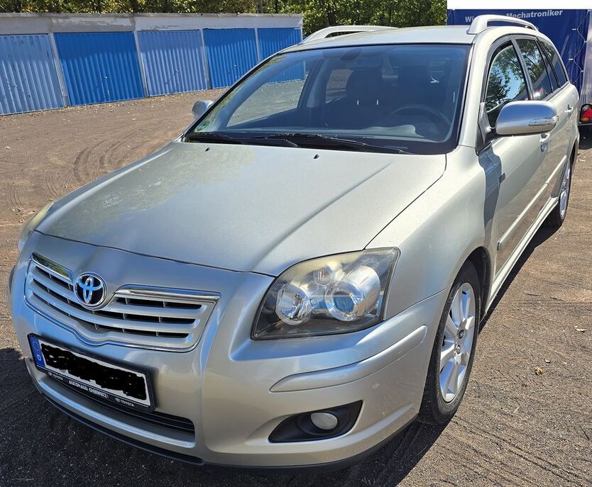 Toyota Avensis 160.000 km 2.500 € Leipzig 04205