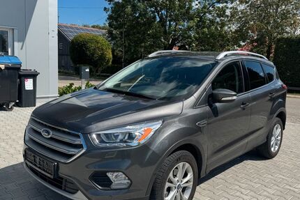 Ford Kuga 15.500 km 13.999 &euro; Heinrichshofen 86492