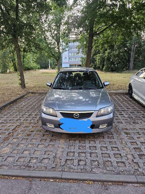 Mazda 323 13.625 km 1.000 € Cottbus 03042