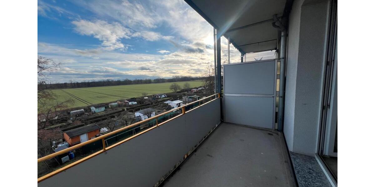 Etagenwohnung Riesa - 3 Zimmer, 61 m&sup2;, 450&euro; | Angebot:24987014