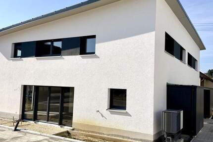 Haus Böhmenkirch Treffelhausen - 5 Zimmer, 135 m&sup2;, 1.350&euro; | Angebot:25473780