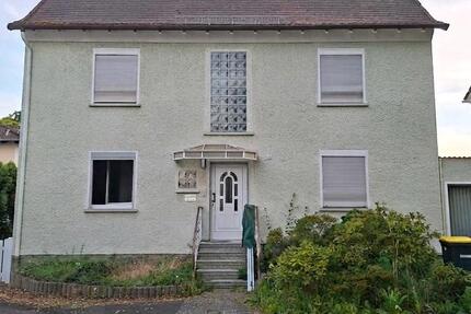 Haus Alsfeld - 13 Zimmer, 265 m&sup2;, 430.000&euro; | Angebot:27022372