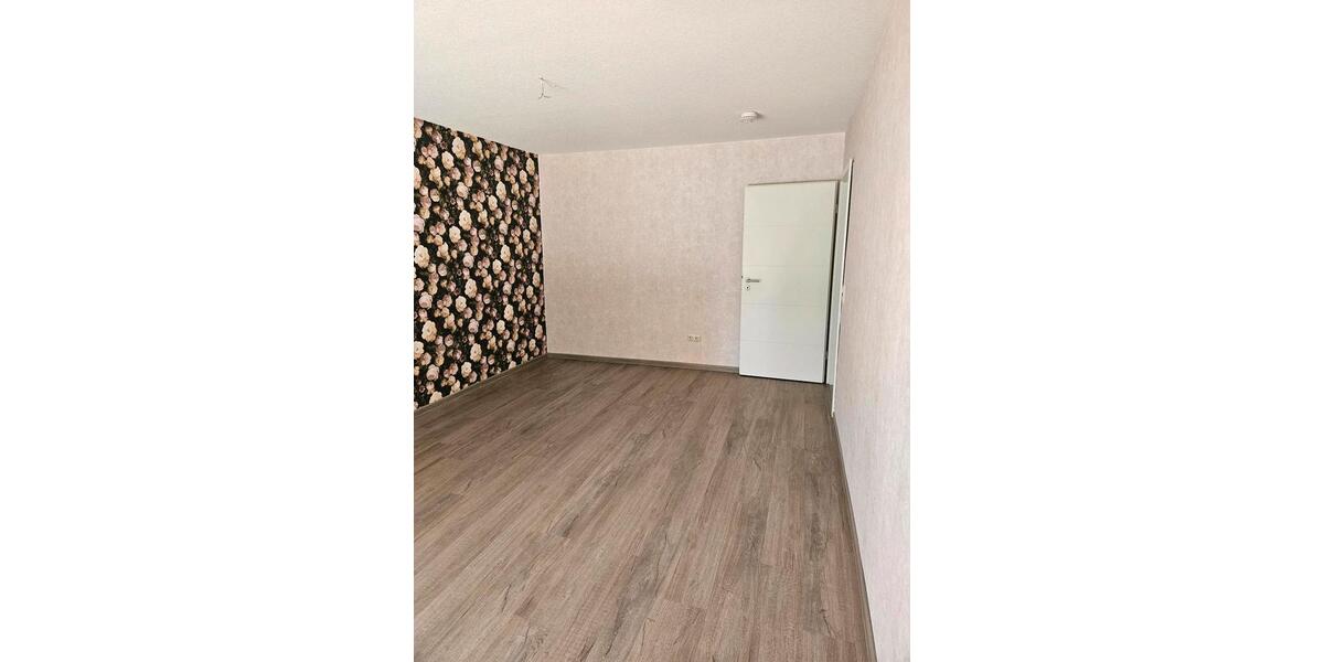 Hochparterre Hoyerswerda - 3 Zimmer, 73 m&sup2;, 117.000&euro; | Angebot:26864383