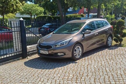 Kia ceed Sportswagon 135.000 km 5.990 &euro; Berlin 12349